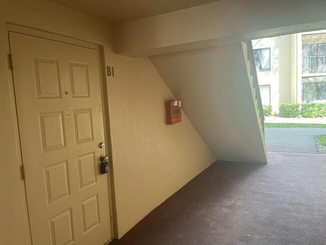 Building Photo - 209 Foxtail Dr