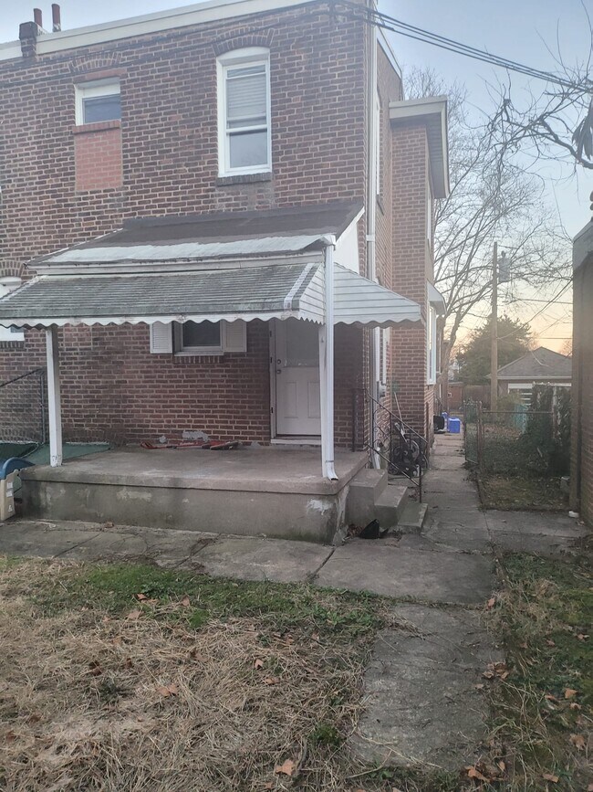 Building Photo - 7008 Ditman St