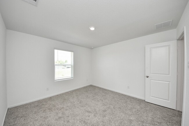 Building Photo - 6770 Bertner Ave