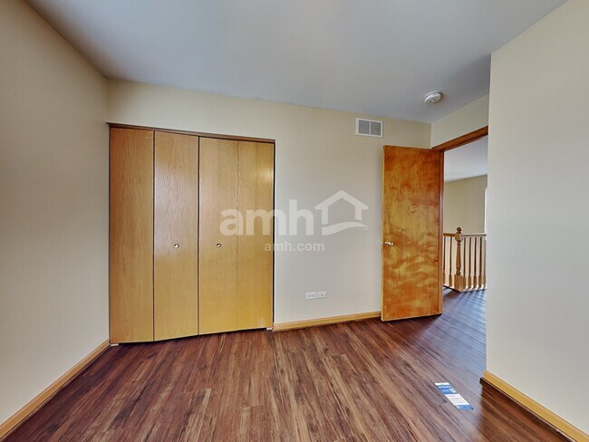 Building Photo - 1300 Broadlawn Dr