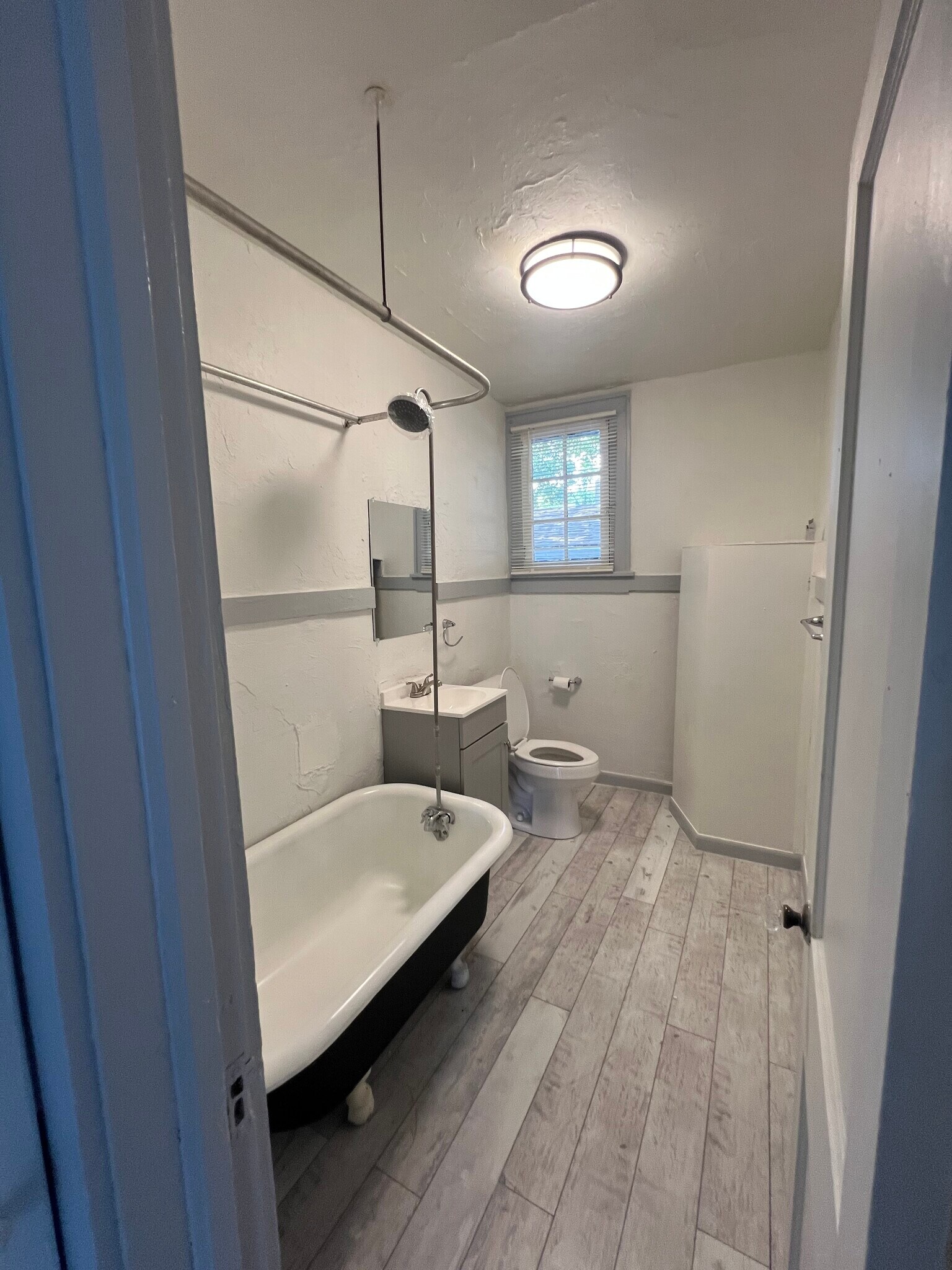 Bathroom with clawfoot tub - 669 Avenue B NW