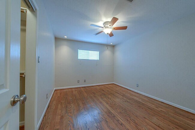 Building Photo - 1449 Heights Blvd