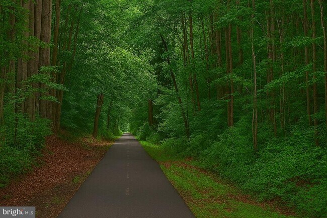 Building Photo - 2410 Dakota Lakes Dr