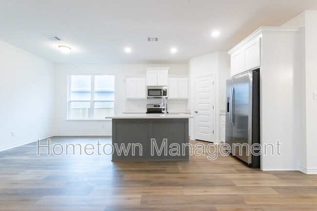 Building Photo - 2389 Lightfoot Ln