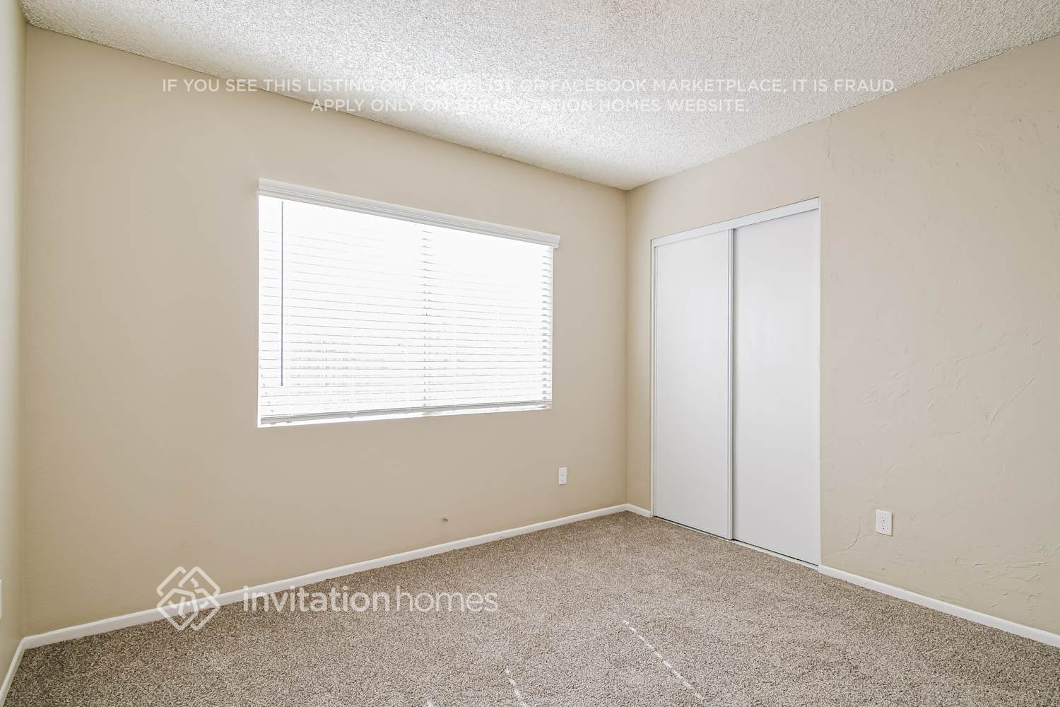 Building Photo - 2742 S Las Palmas