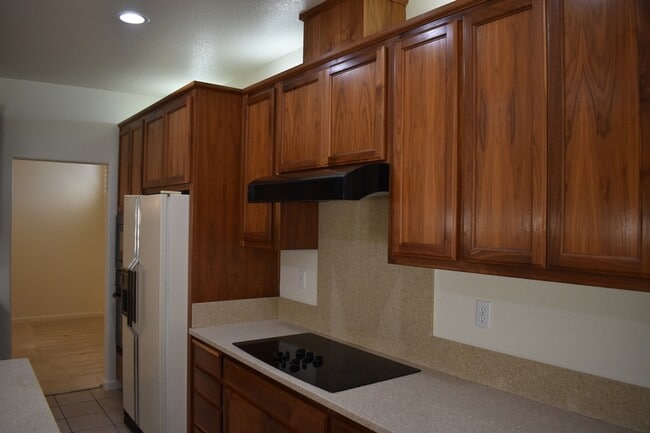Building Photo - 2261 Pillsbury Rd