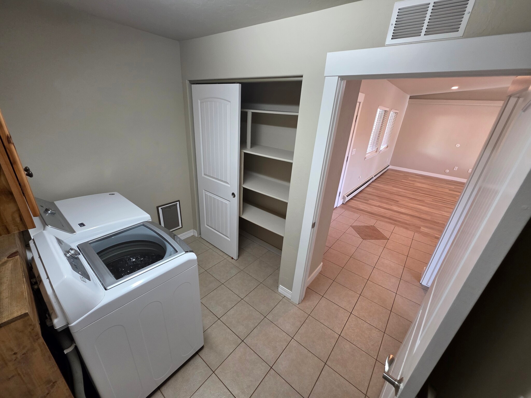 Building Photo - 308 N Mulberry St