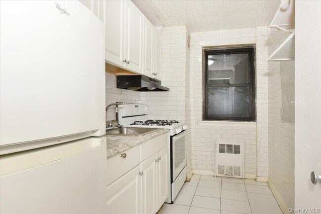 Building Photo - 87-20-87175 175th St