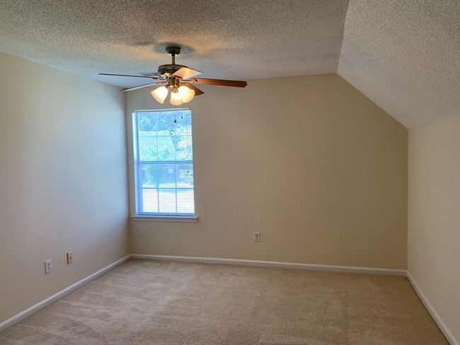 Building Photo - Three bedroom two bath duplex in Wescott P...