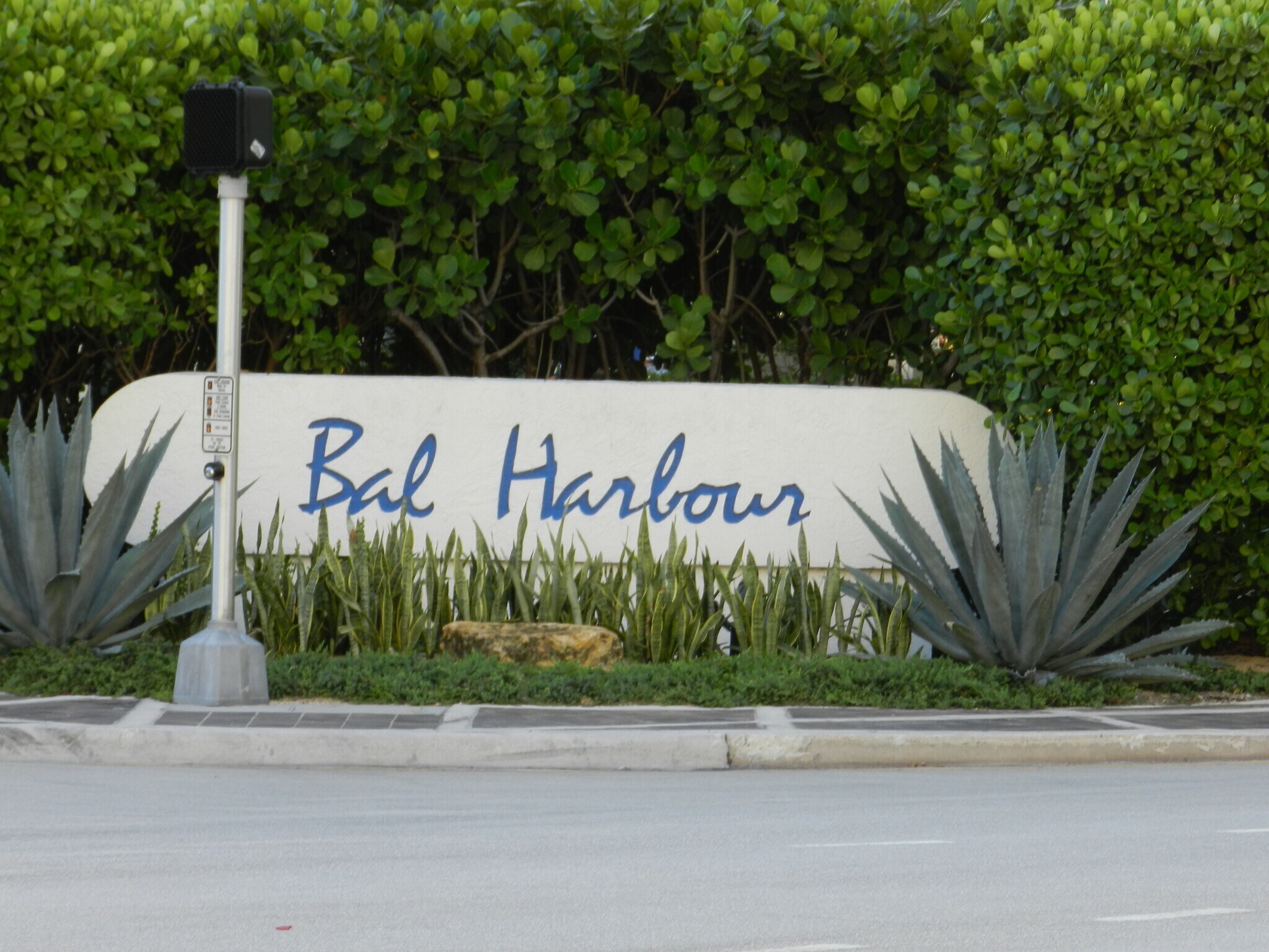 Exclusive Bal Harbour - 10230 Collins Ave