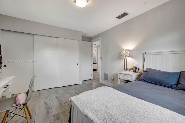 Building Photo - 12895 SW 75th Ave