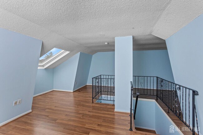 Building Photo - 113 Thoreau Dr