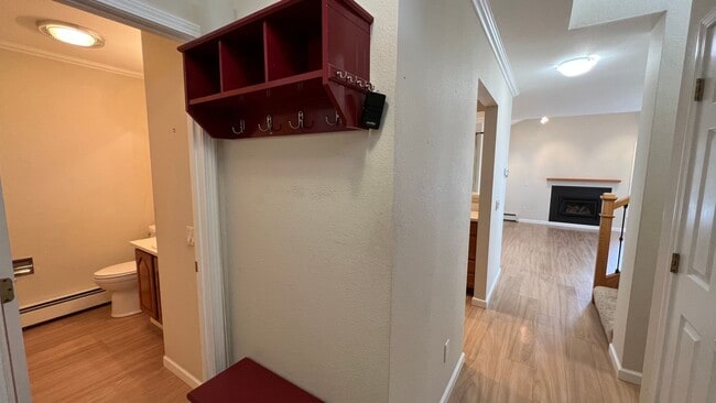 Building Photo - Lovely 2 Bedroom Townhouse Condo W/Garage - Corner Lot - Call Today!