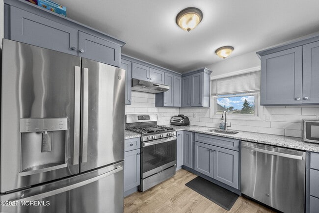 Building Photo - 816 King Georges Rd