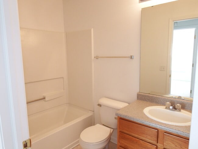 Building Photo - COMING SOON!! BEAUTIFUL 2 BEDROOM 2 BATH CONDO!