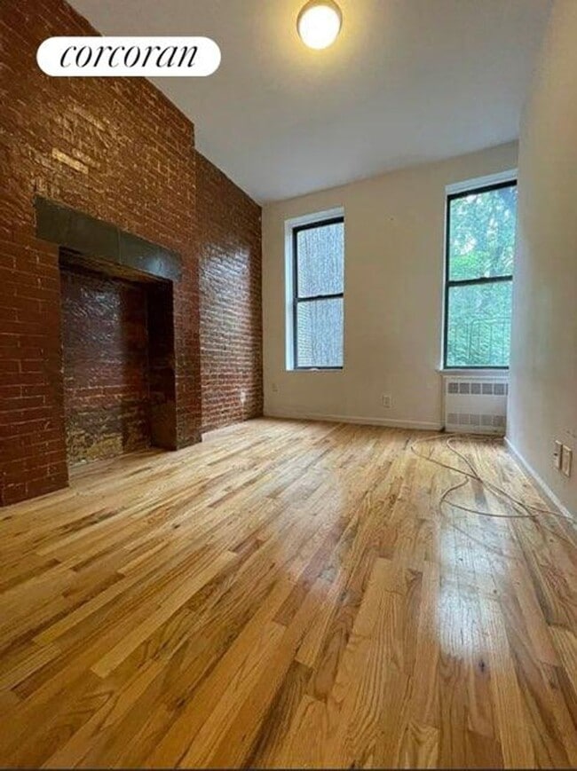 Building Photo - 346 E 78th St