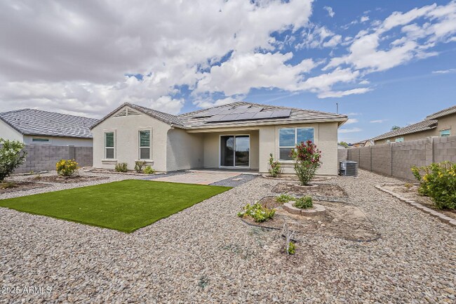 Building Photo - 44587 W Palo Amarillo Rd