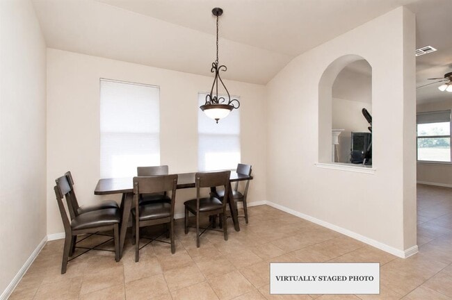 Building Photo - 4193 Fairmeadow Dr