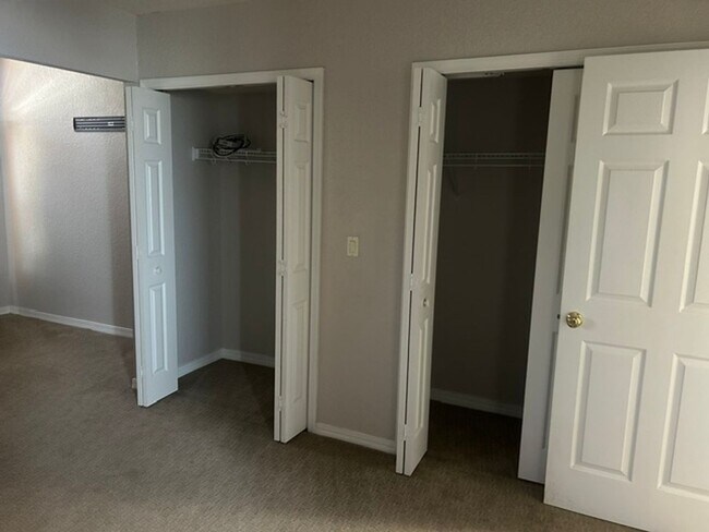 Building Photo - Luxury living with an Intracoastal view and direct access to dock, marina and lift