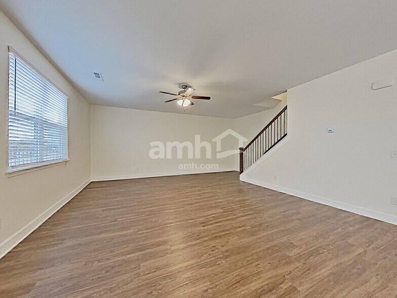 Building Photo - 5270 Lake Maxwell Dr