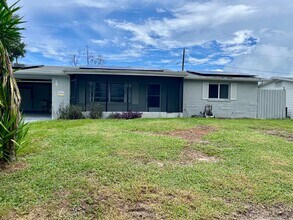 Building Photo - 5121 Dove Dr