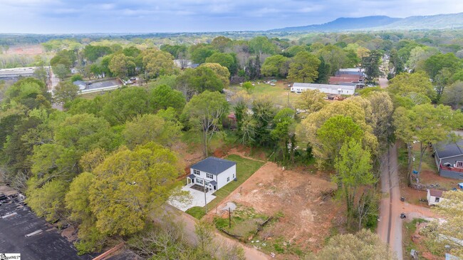 Building Photo - 210 Old Bleachery Rd