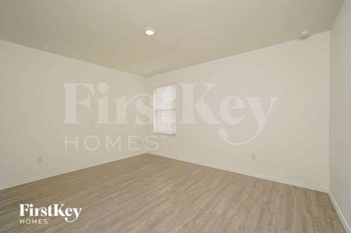 Building Photo - 2451 Lake Hls