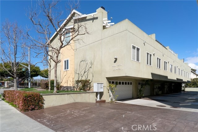 Building Photo - 5562 W 190th St