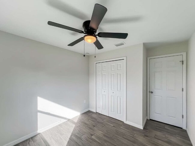 Building Photo - Move-In Special! Half Month FREE – APPLY by November 30th – Modern 3BR/2BA Duplex in Lehigh Acres...