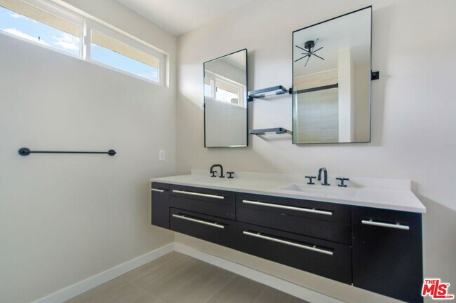 Building Photo - 4151 Don Mariano Dr