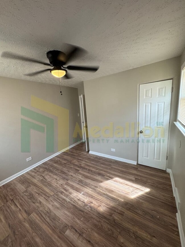 Building Photo - Beautifully Updated 3-Bed Home on a Quiet Block – Move-In Ready!