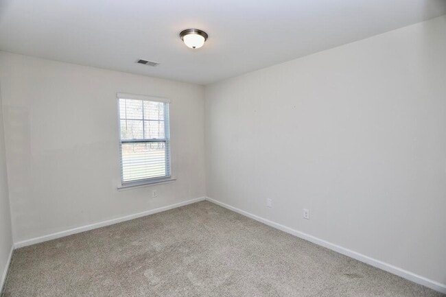 Building Photo - 2943 Old Field Rd