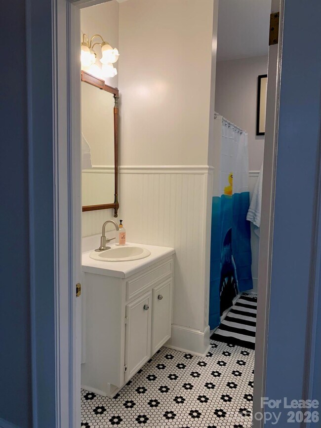 Building Photo - 22 N Congress St