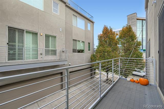 Building Photo - 2915 Umatilla St