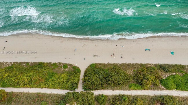 Building Photo - 9172 Collins Ave