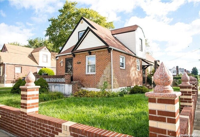 Building Photo - 118-57-118201 201st St