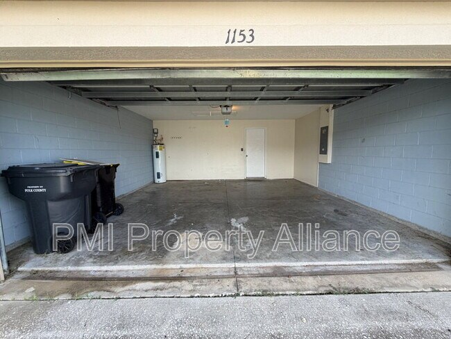 Building Photo - 1153 Elderberry Dr