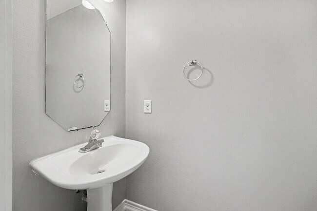 Building Photo - 5402 Timbers Quail Dr