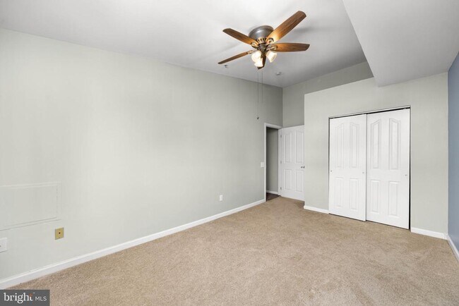 Building Photo - 806 Waters Edge Dr