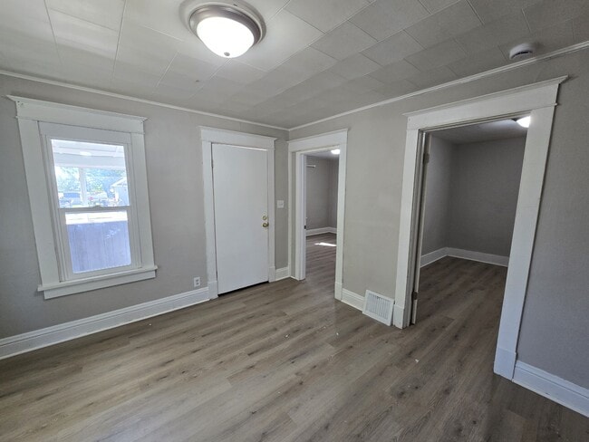 Building Photo - 518 Kern St