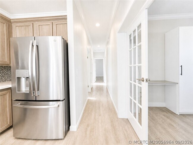 Building Photo - 252 NE Ebbtide Way