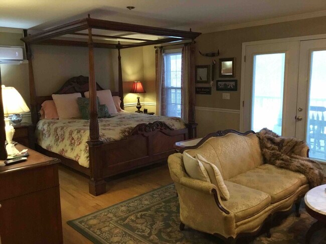 Building Photo - 175 Laveta Ln