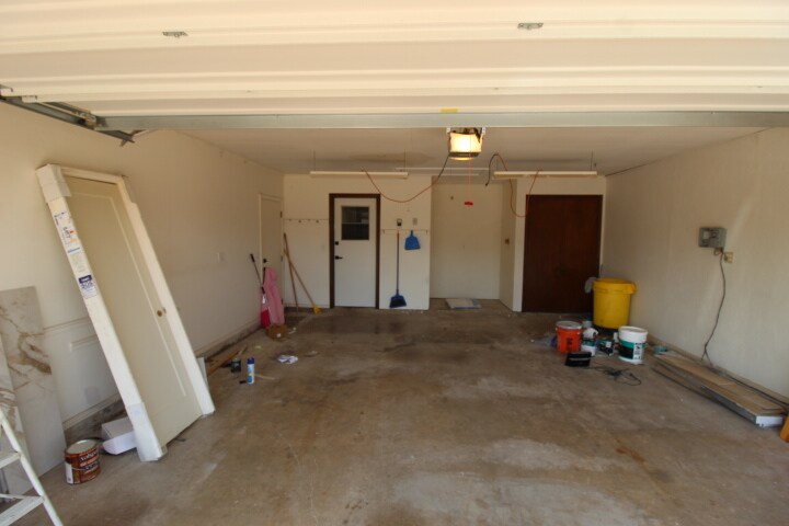 Building Photo - 5613 NW 115th St