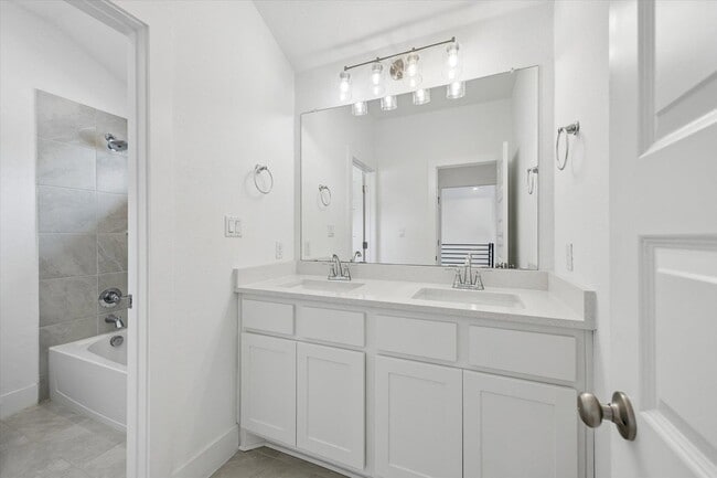 Building Photo - 1336 Kneehigh Ln
