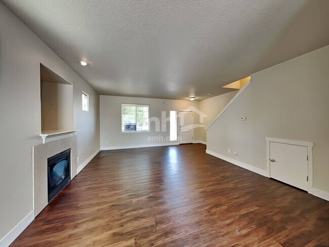 Building Photo - 1390 Alpine Lakes St SE