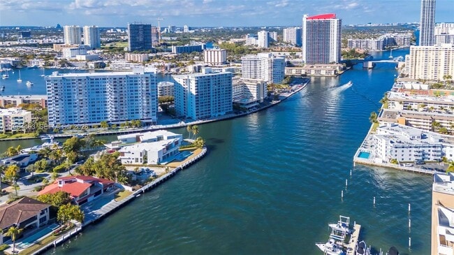 Building Photo - 1985 S Ocean Dr