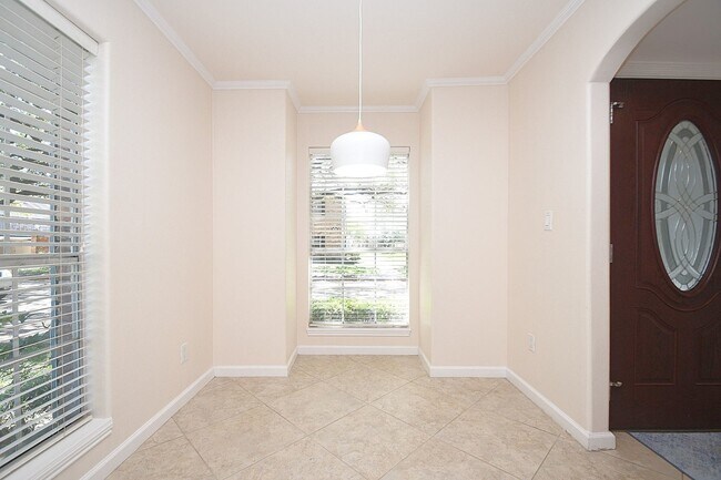 Building Photo - 13240 Trail Hollow Dr