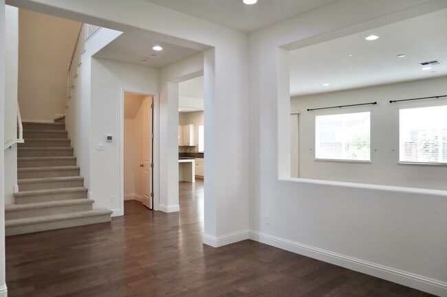 Building Photo - Stunning 3,400 Square Foot Home For Rent! ...