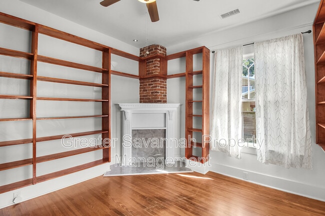 Building Photo - 1206 E 48th St