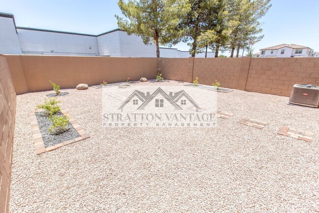 Building Photo - 1051 W. Diamondback Dr.